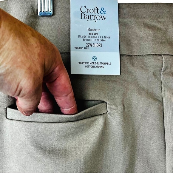 Croft & Barrow The Effortless Stretch Pants Khaki Boot Cut Mid Rise Petite 22W - Picture 8 of 16